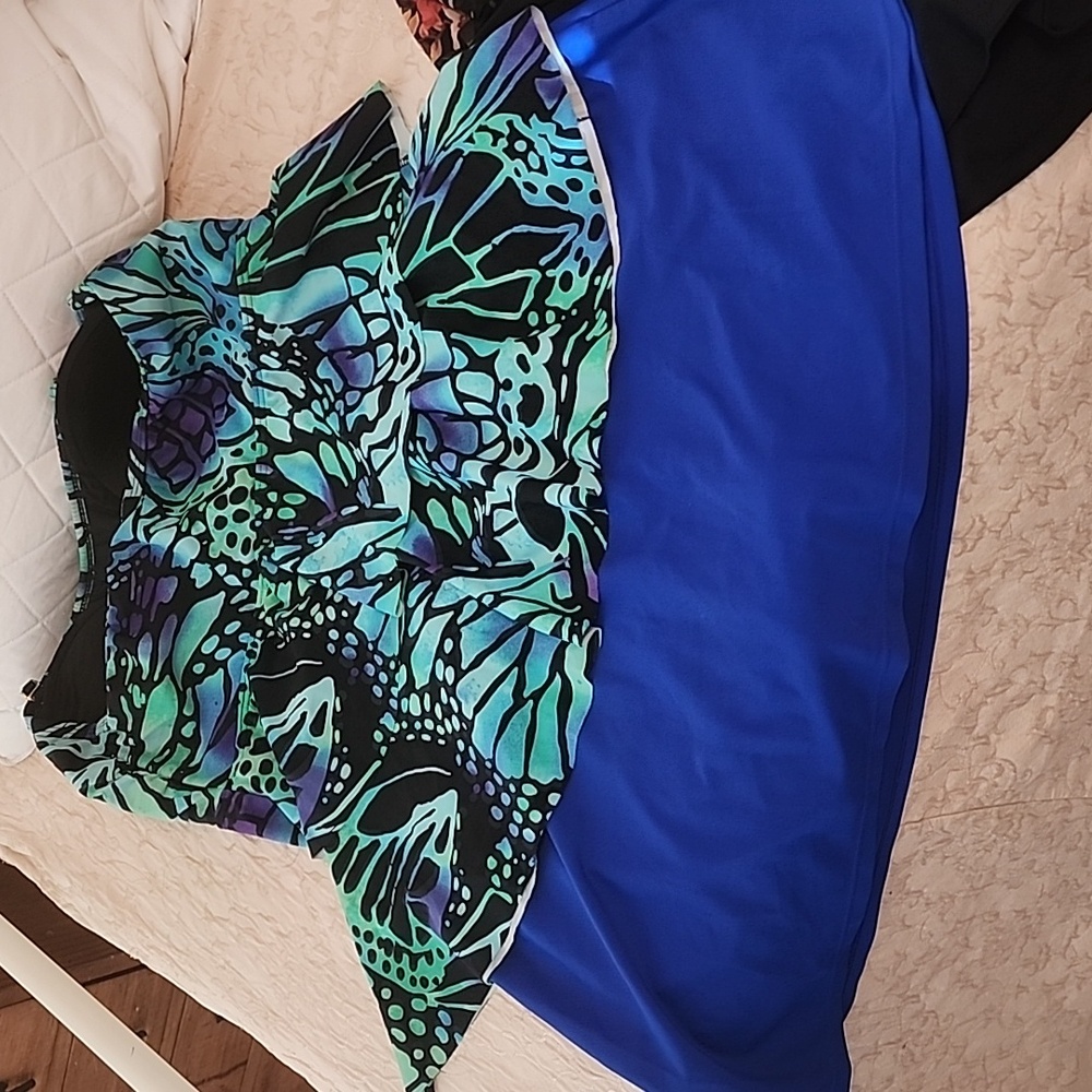 3 Womens Bathings Suits - Picture 5 of 13